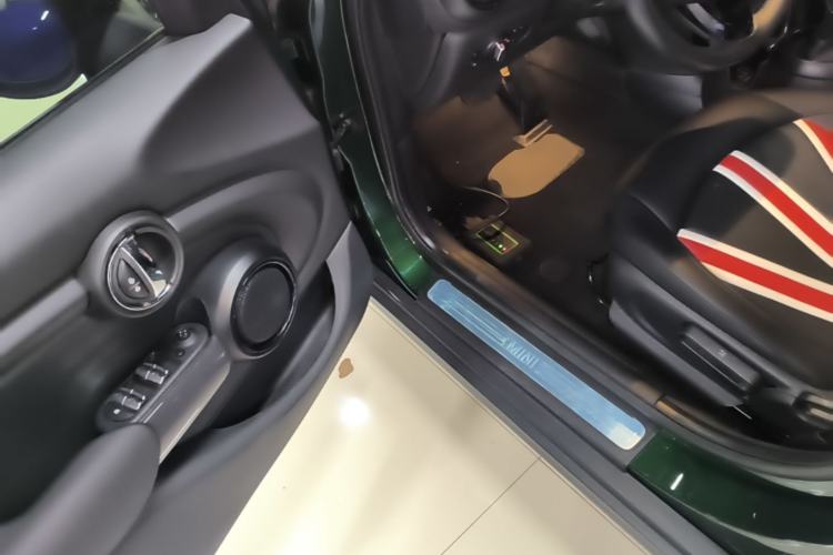 Used MINI 2018 1.5T ONE Five-Door Edition Driver Seat