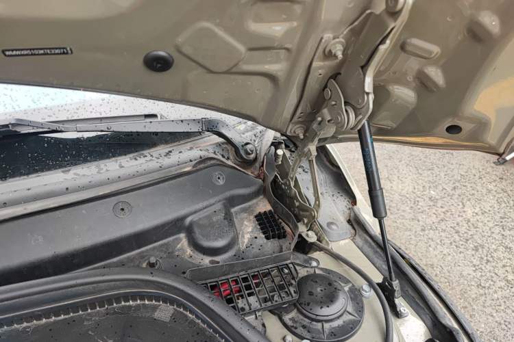 Used MINI 2018 2.0T COOPER S Classic Edition Engine Bay Left