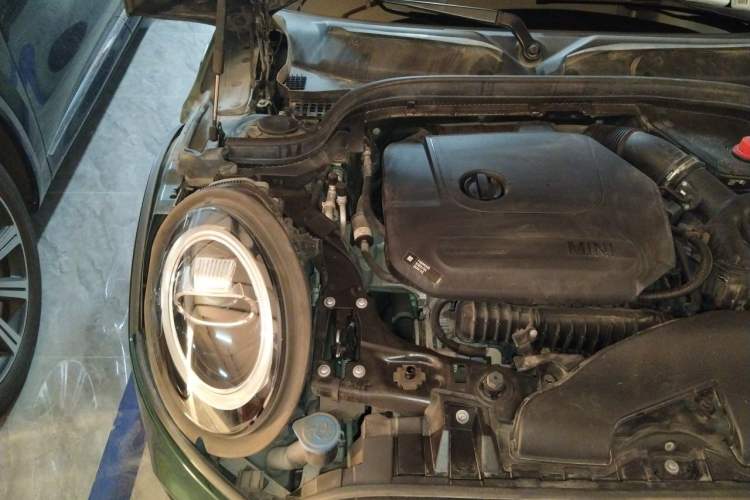 Used MINI 2018 1.5T COOPER Classic Edition Five-Door Version Engine Bay Right