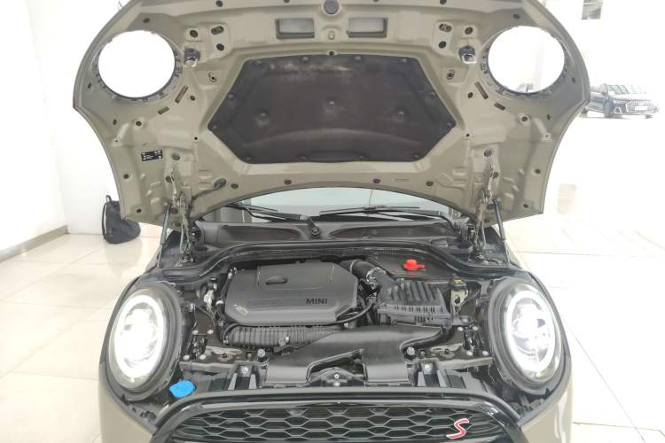 Used MINI 2018 2.0T COOPER S Classic Edition Engine Bay