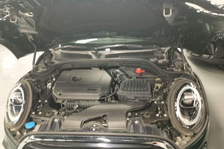 Used MINI 2018 1.5T COOPER Racing Edition Five-Door Version Engine Bay