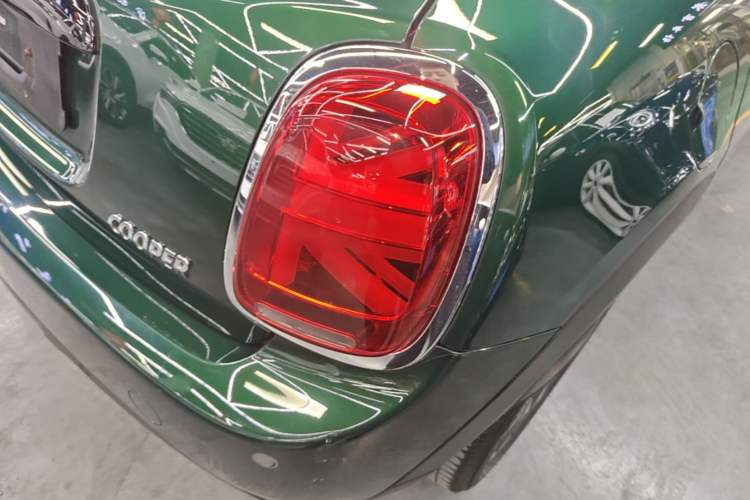 Used MINI 2018 1.5T COOPER Classic Edition Five-Door Version Exterior 3