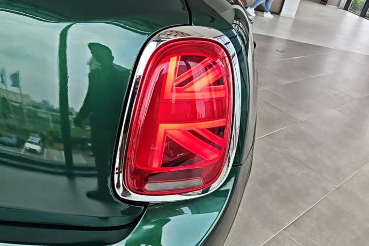 Used MINI 2018 1.5T COOPER Classic Edition Five-Door Version Exterior 3