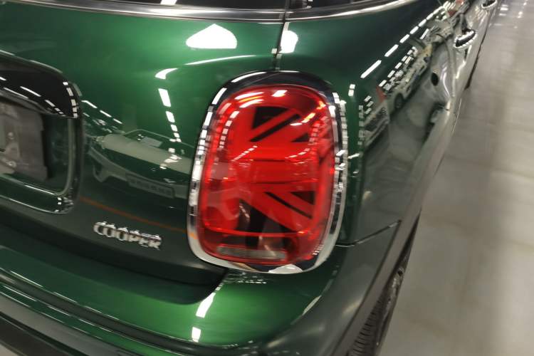 Used MINI 2018 1.5T COOPER Racing Edition Five-Door Version Exterior 6