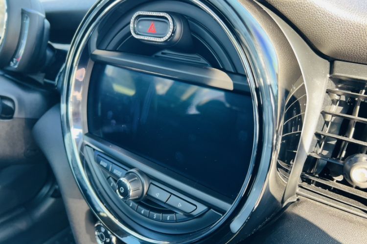 Used MINI 2018 1.5T COOPER Classic Edition Exterior 7