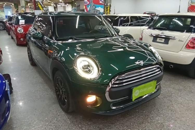 Used MINI 2018 1.5T ONE PLUS Front Right 45 Deg