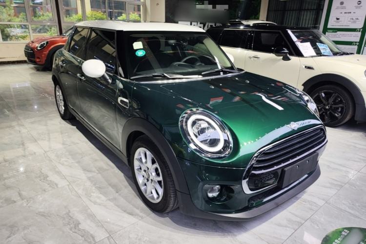 Used MINI 2018 1.5T COOPER Classic Edition Five-Door Version Front Right 45 Deg