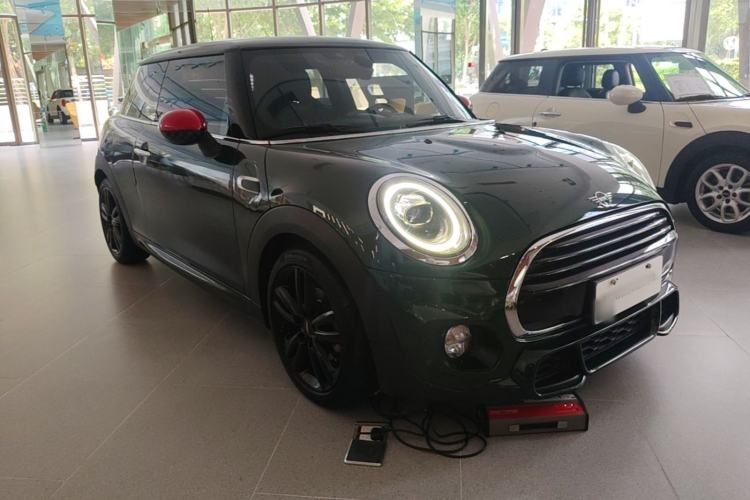 Used MINI 2018 1.5T COOPER Racing Driver Front Right 45 Deg