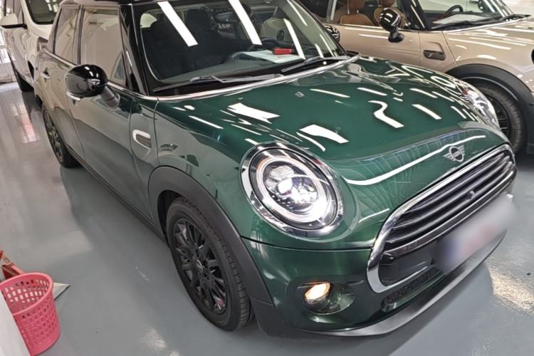 Used MINI 2018 1.5T COOPER Classic Edition Five-Door Version Front Right 45 Deg