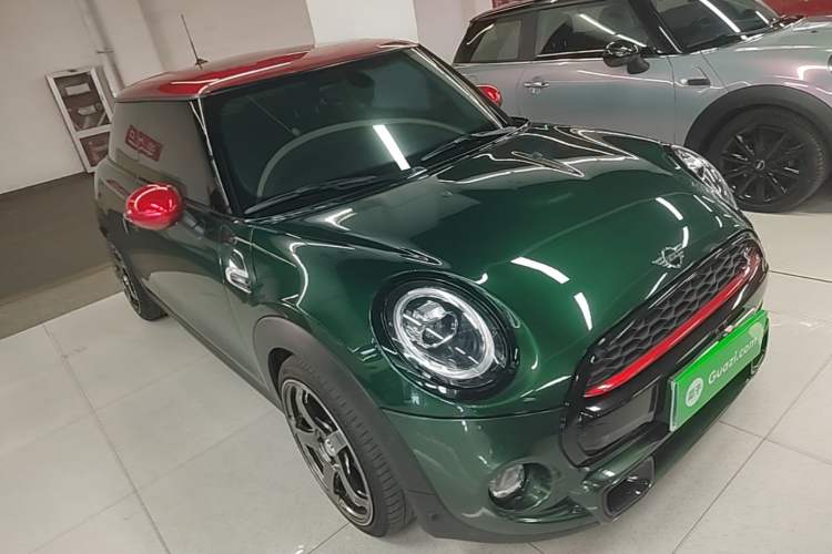 Used MINI 2018 1.5T COOPER Classic Edition Front Right 45 Deg