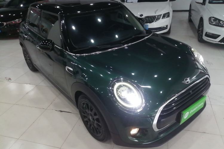 Used MINI 2018 1.5T COOPER Classic Edition Five-Door Version Front Right 45 Deg
