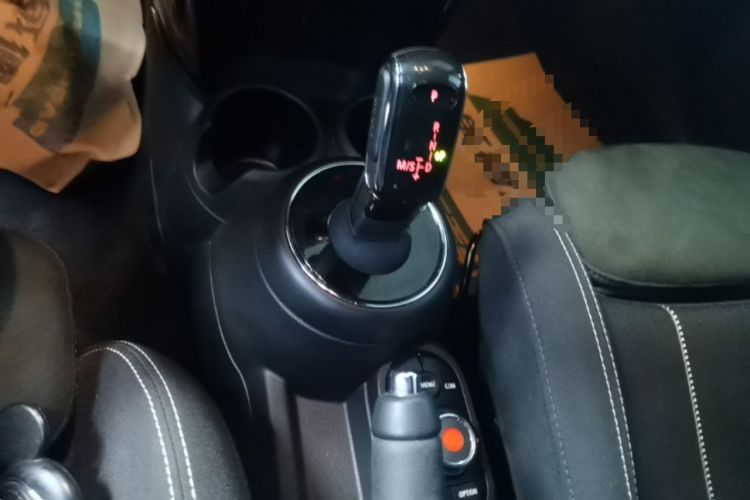 Used MINI 2018 1.5T COOPER Racing Edition Five-Door Version Gear Lever