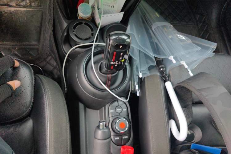 Used MINI 2018 2.0T COOPER S Classic Edition Gear Lever
