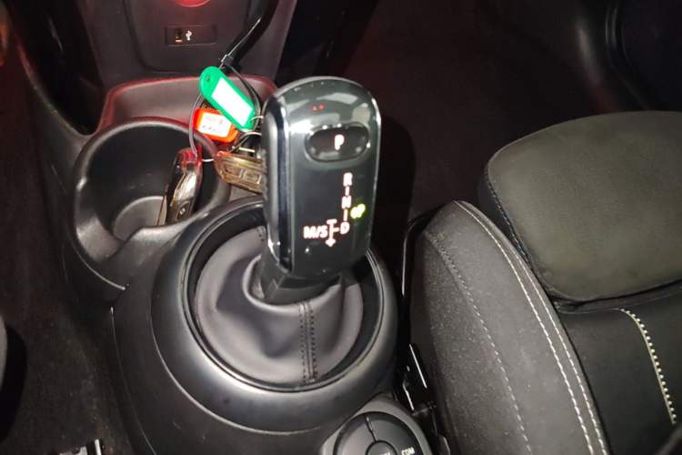 Used MINI 2018 1.5T COOPER Racing Driver Gear Lever