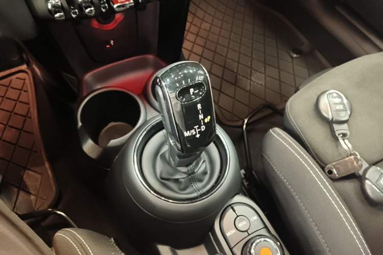 Used MINI 2018 1.5T COOPER Racing Driver Gear Lever