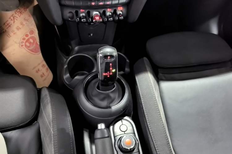 Used MINI 2018 1.5T COOPER Classic Edition Gear Lever