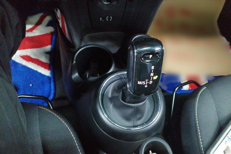 Used MINI 2018 1.5T ONE PLUS Gear Lever