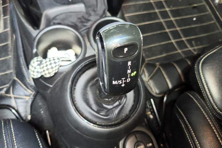 Used MINI 2018 1.5T COOPER Classic Edition Gear Lever