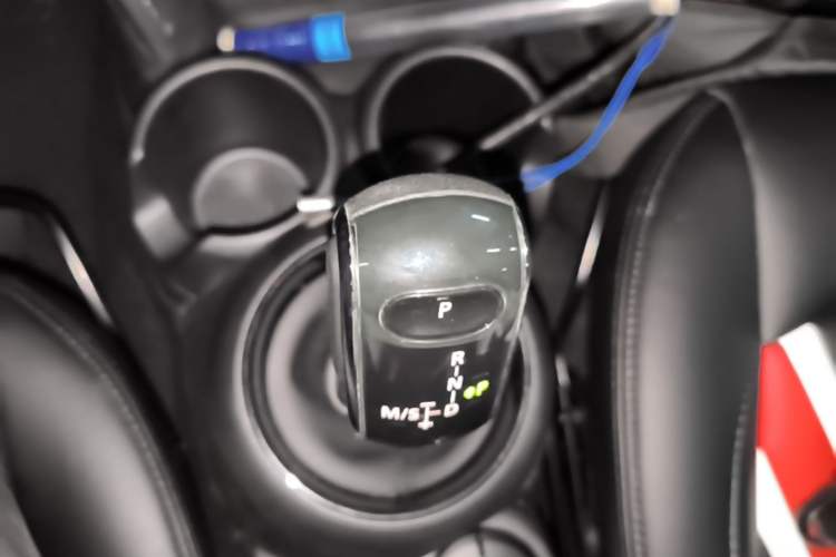 Used MINI 2018 1.5T ONE Five-Door Edition Gear Lever