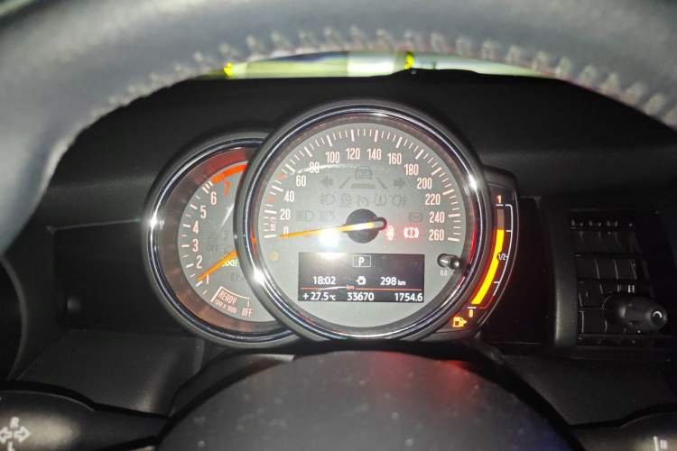 Used MINI 2018 1.5T COOPER Classic Edition Five-Door Version Instrument Cluster