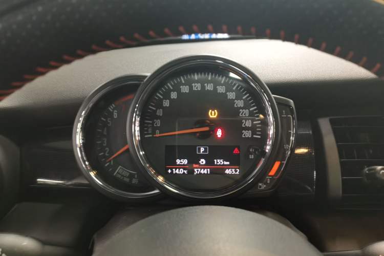 Used MINI 2018 1.5T COOPER Racing Edition Five-Door Version Instrument Cluster