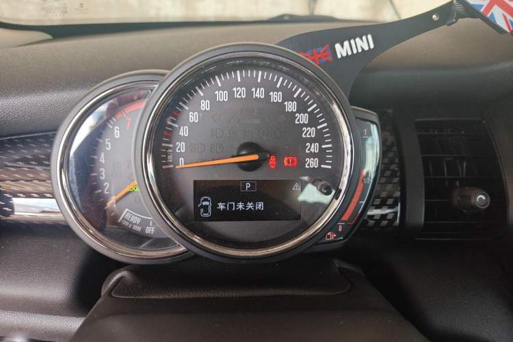 Used MINI 2018 2.0T COOPER S Classic Edition Five-Door Version Instrument Cluster