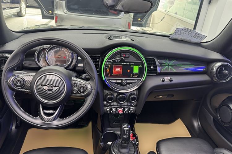 Used MINI 2018 1.5T COOPER CABRIO Artist Interior 1