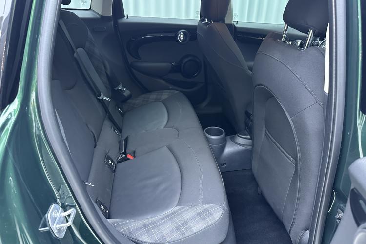 Used MINI 2018 1.5T COOPER Classic Edition Five-Door Version Interior 2