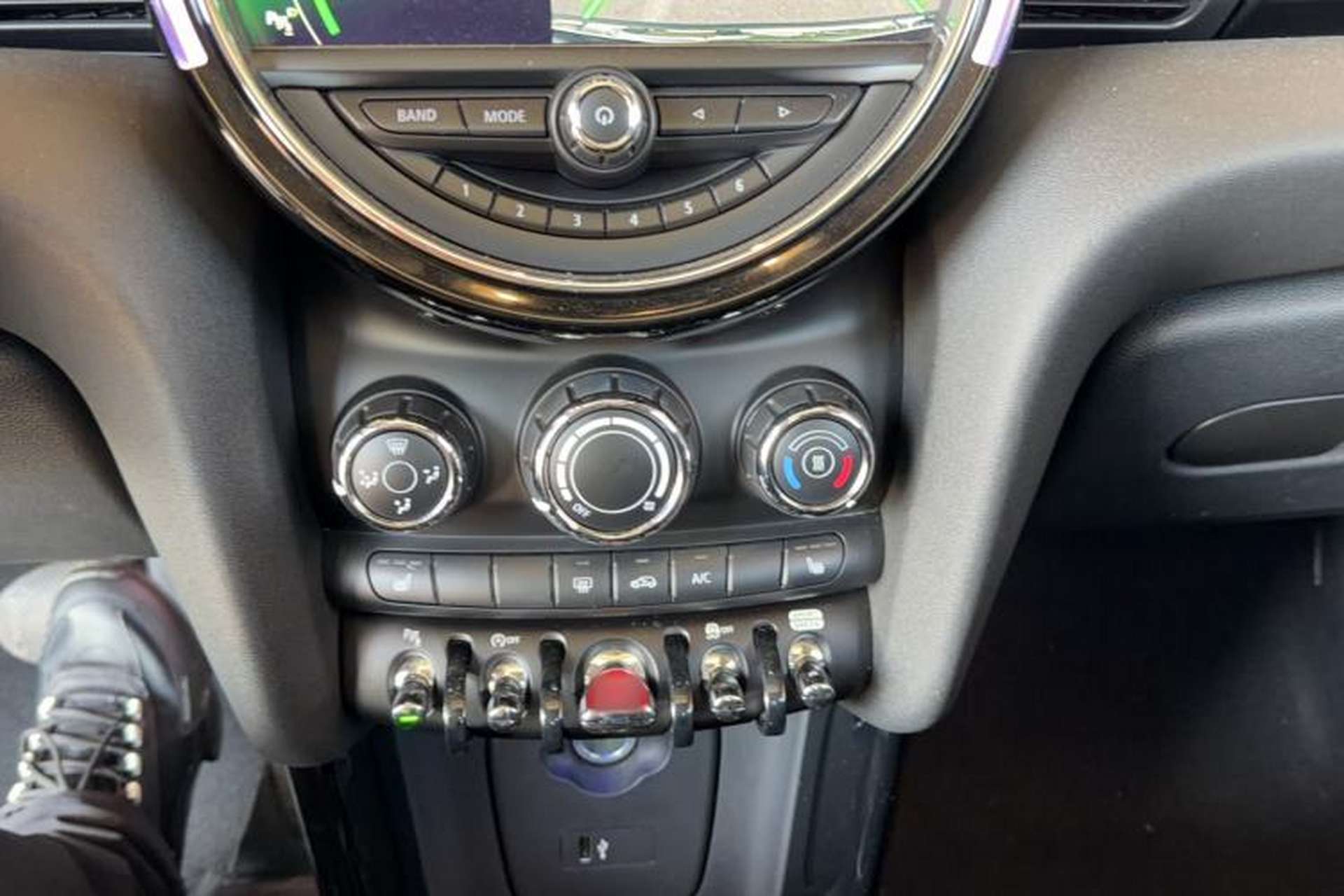Used MINI 2018 1.5T COOPER Classic Edition Interior 3