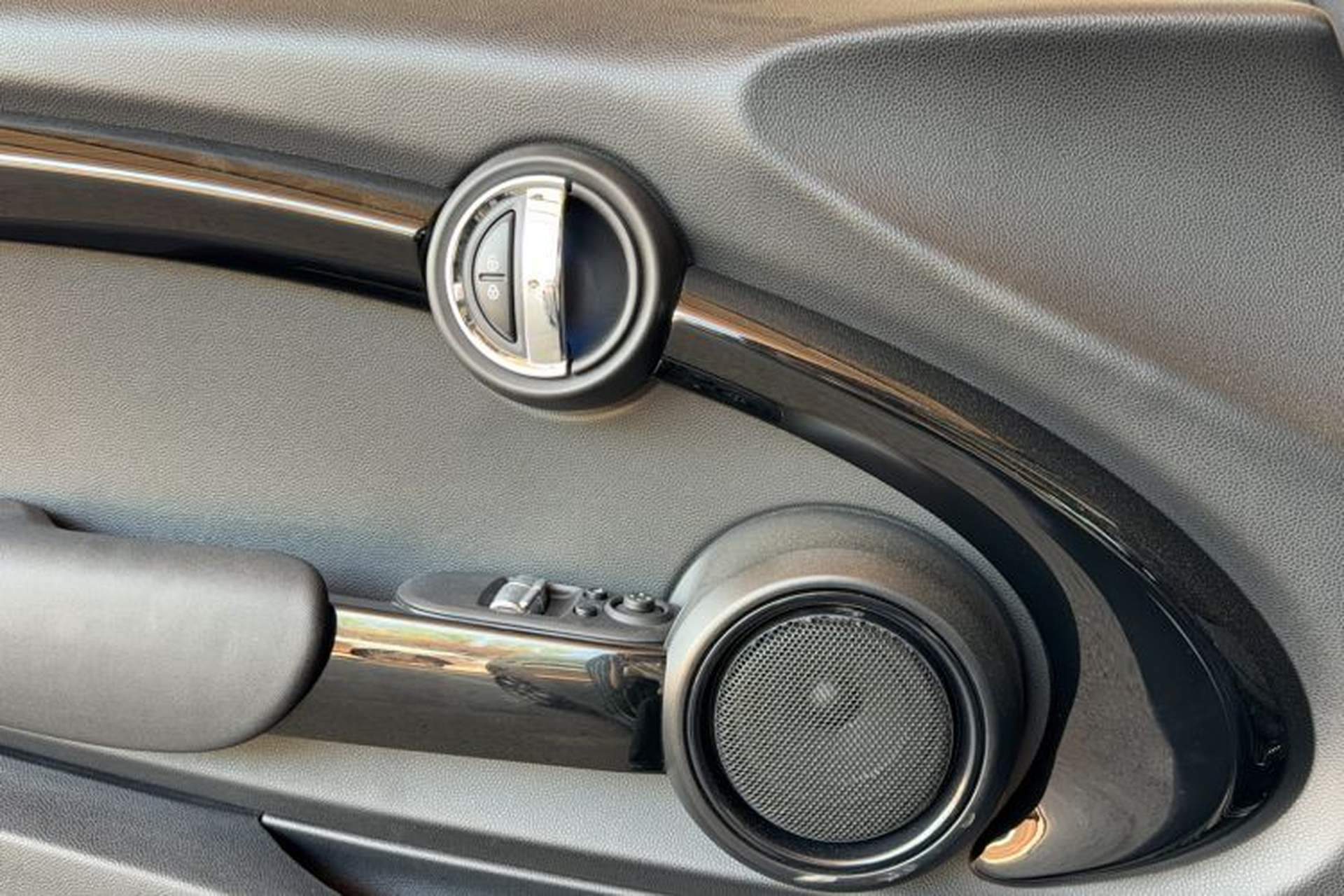 Used MINI 2018 1.5T COOPER Classic Edition Interior 6