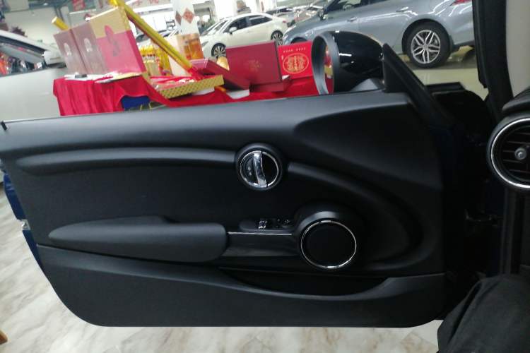 Used MINI 2018 1.5T ONE PLUS Interior 7