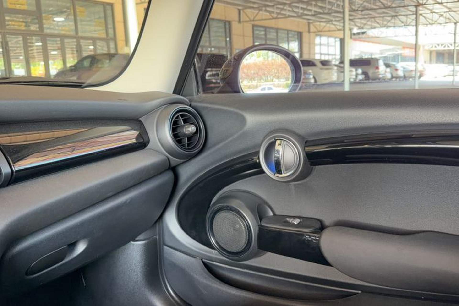 Used MINI 2018 1.5T COOPER Classic Edition Interior 8