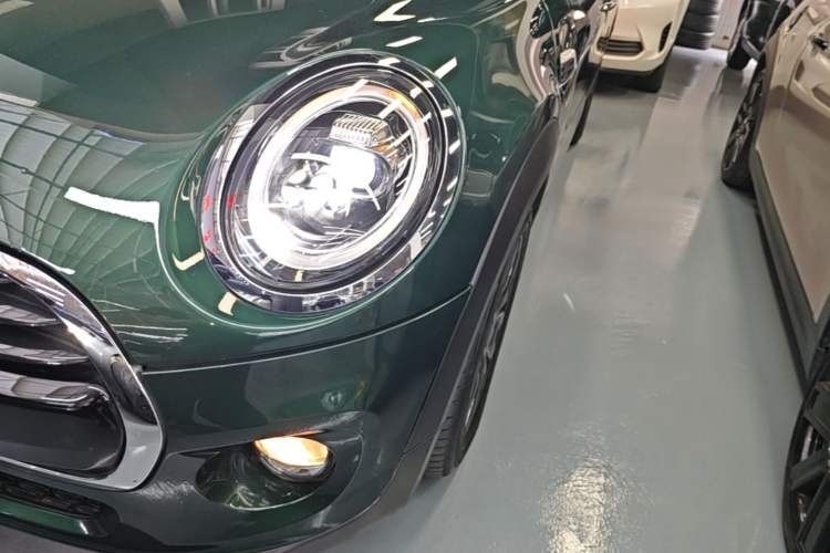 Used MINI 2018 1.5T COOPER Classic Edition Five-Door Version Left Front Headlight