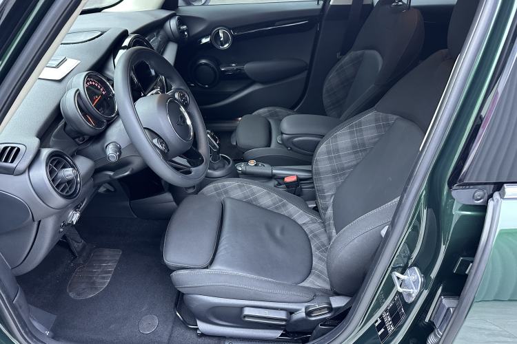 Used MINI 2018 1.5T COOPER Classic Edition Five-Door Version Left Front Seat