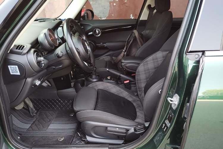 Used MINI 2018 1.5T COOPER Classic Edition Five-Door Version Left Front Seat