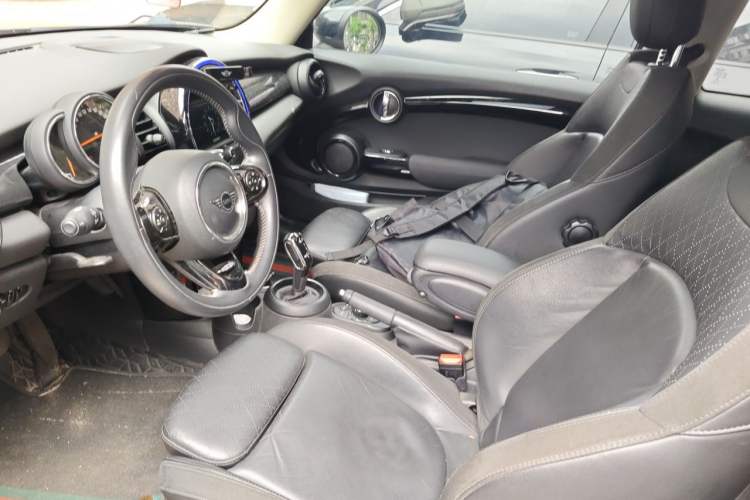 Used MINI 2018 1.5T COOPER Artist Left Front Seat