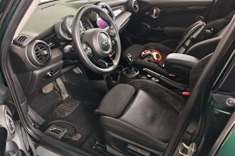 Used MINI 2018 1.5T COOPER Classic Edition Five-Door Version Left Front Seat