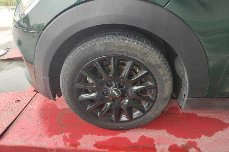 Used MINI 2018 1.5T ONE PLUS Five-Door Edition Left Front Wheel Hub