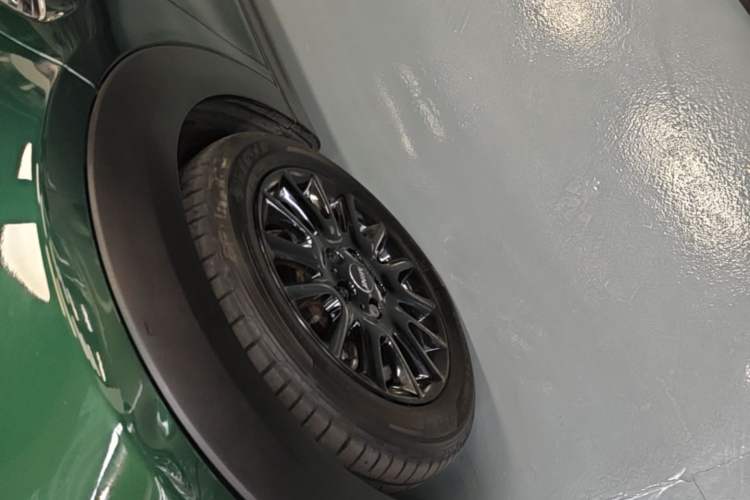 Used MINI 2018 1.5T COOPER Classic Edition Five-Door Version Left Front Wheel Hub