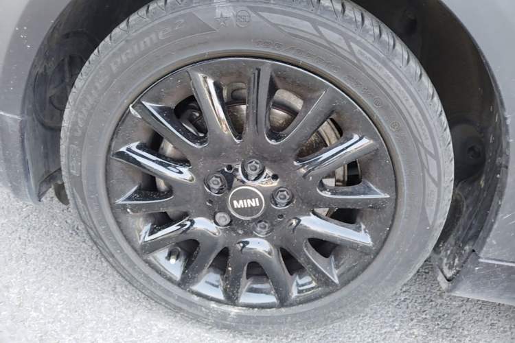 Used MINI 2018 1.5T COOPER Classic Edition Five-Door Version Left Front Wheel Hub