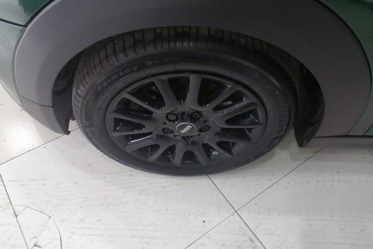 Used MINI 2018 1.5T COOPER Classic Edition Five-Door Version Left Front Wheel Hub