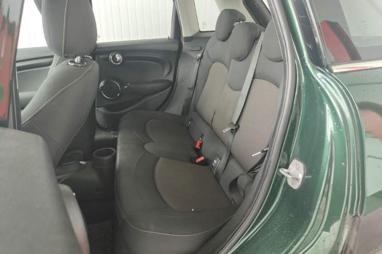 Used MINI 2018 1.5T ONE PLUS Five-Door Edition Left Rear Seat