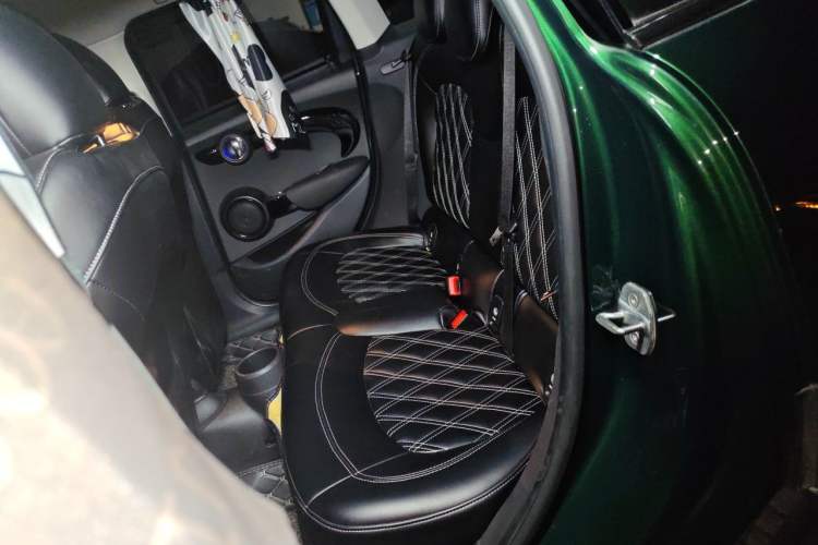 Used MINI 2018 1.5T COOPER Classic Edition Five-Door Version Left Rear Seat