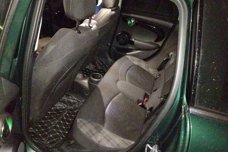 Used MINI 2018 1.5T COOPER Classic Edition Five-Door Version Left Rear Seat