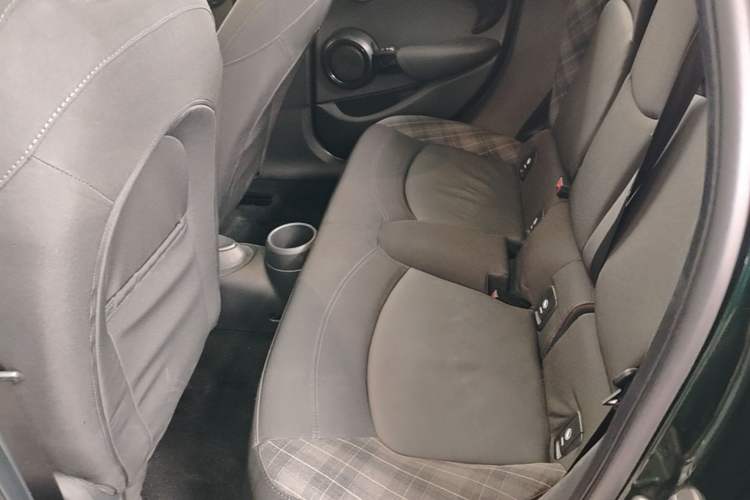 Used MINI 2018 1.5T COOPER Classic Edition Five-Door Version Left Rear Seat