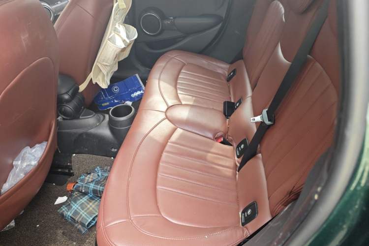 Used MINI  Left Rear Seat
