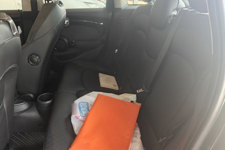 Used MINI 2018 2.0T COOPER S Classic Edition Five-Door Version Left Rear Seat