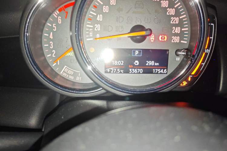 Used MINI 2018 1.5T COOPER Classic Edition Five-Door Version Odometer Close Up
