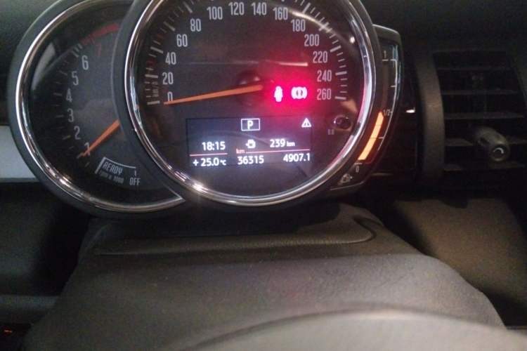 Used MINI 2018 1.5T COOPER Classic Edition Five-Door Version Odometer Close Up