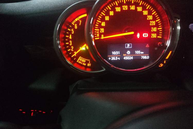 Used MINI 2018 1.5T COOPER CABRIO Classic Edition Odometer Close Up
